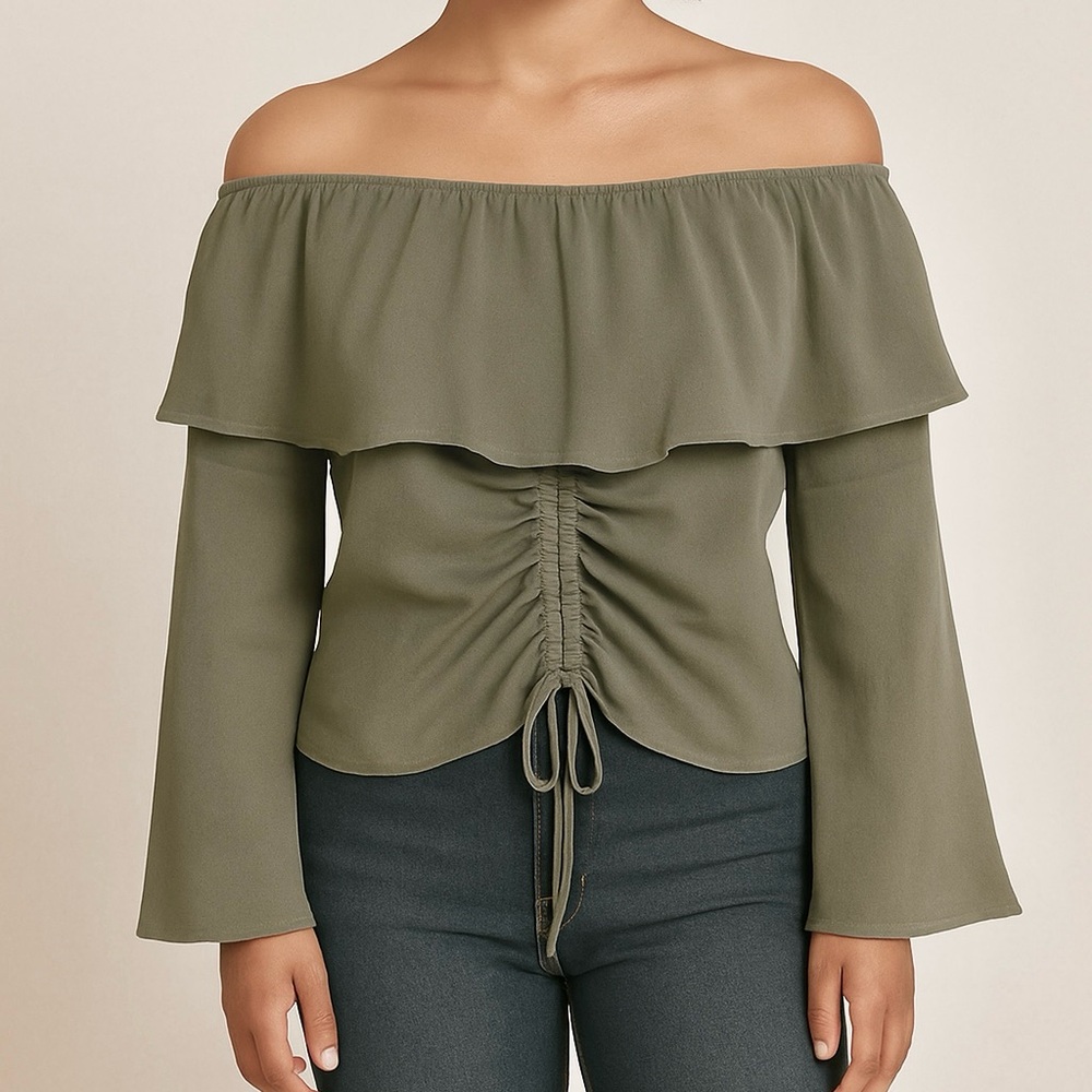 Bell sleeve off the shoulder top 💚